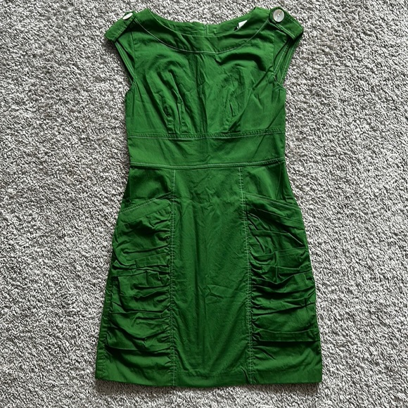 Teeze Me Dresses & Skirts - Teeze Me green size 9 cap sleeve dress (Sleeveless). Very stretchy. With pockets